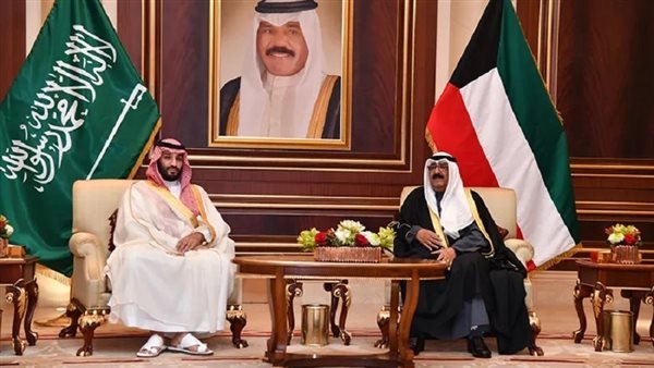 ولي العهد السعودي يبحث مع ولي عهد الكويت العلاقات الثنائية بين البلدين